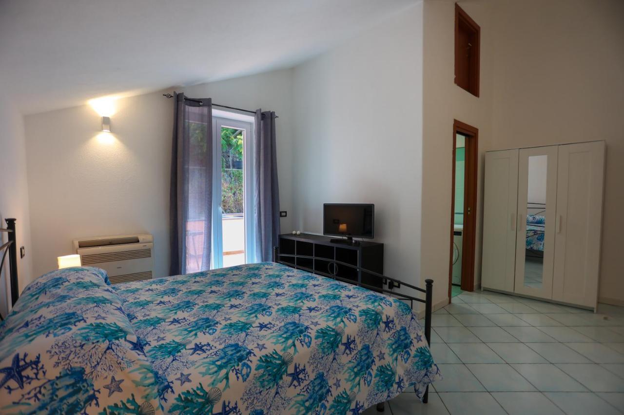 Appartamento Panoramico La Rosa Dei Venti-Libeccio อีสเกีย ภายนอก รูปภาพ