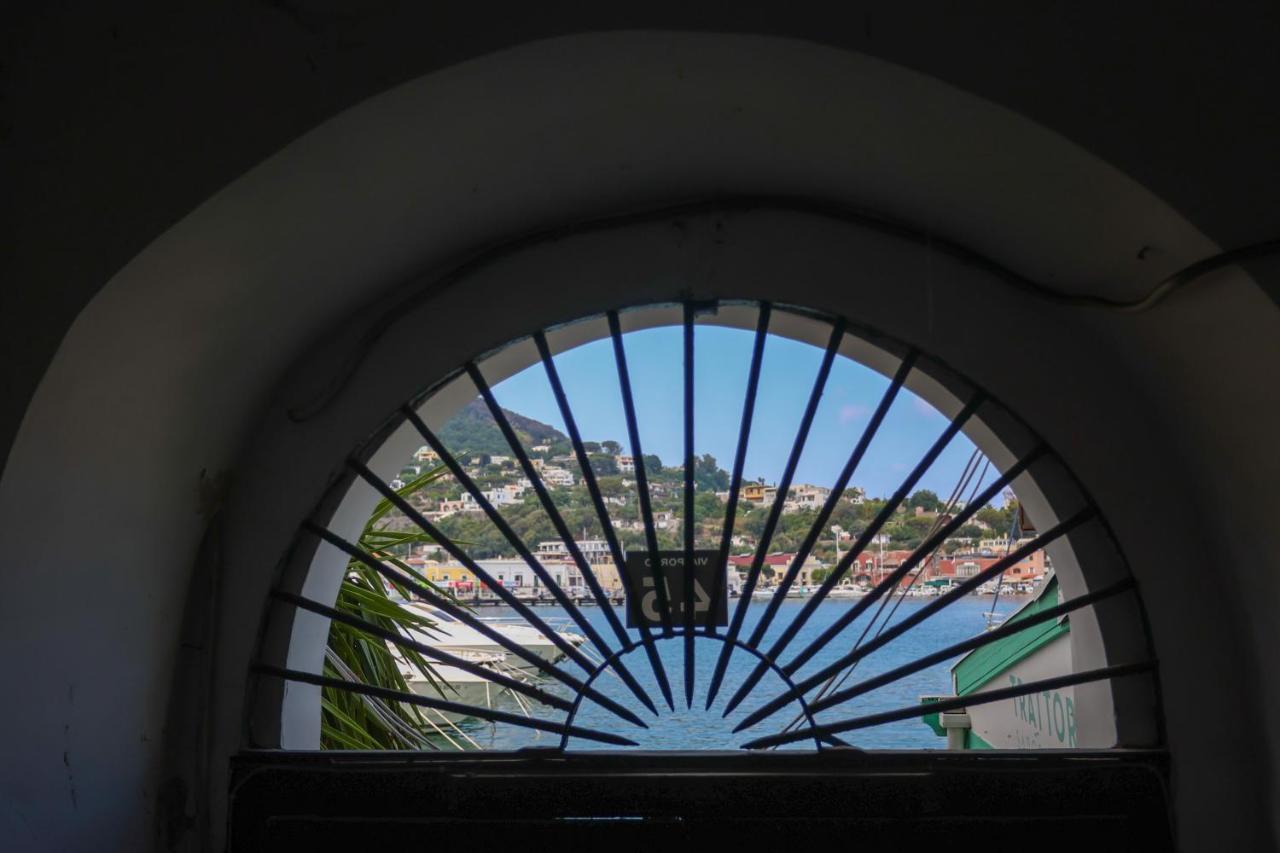 Appartamento Panoramico La Rosa Dei Venti-Libeccio อีสเกีย ภายนอก รูปภาพ
