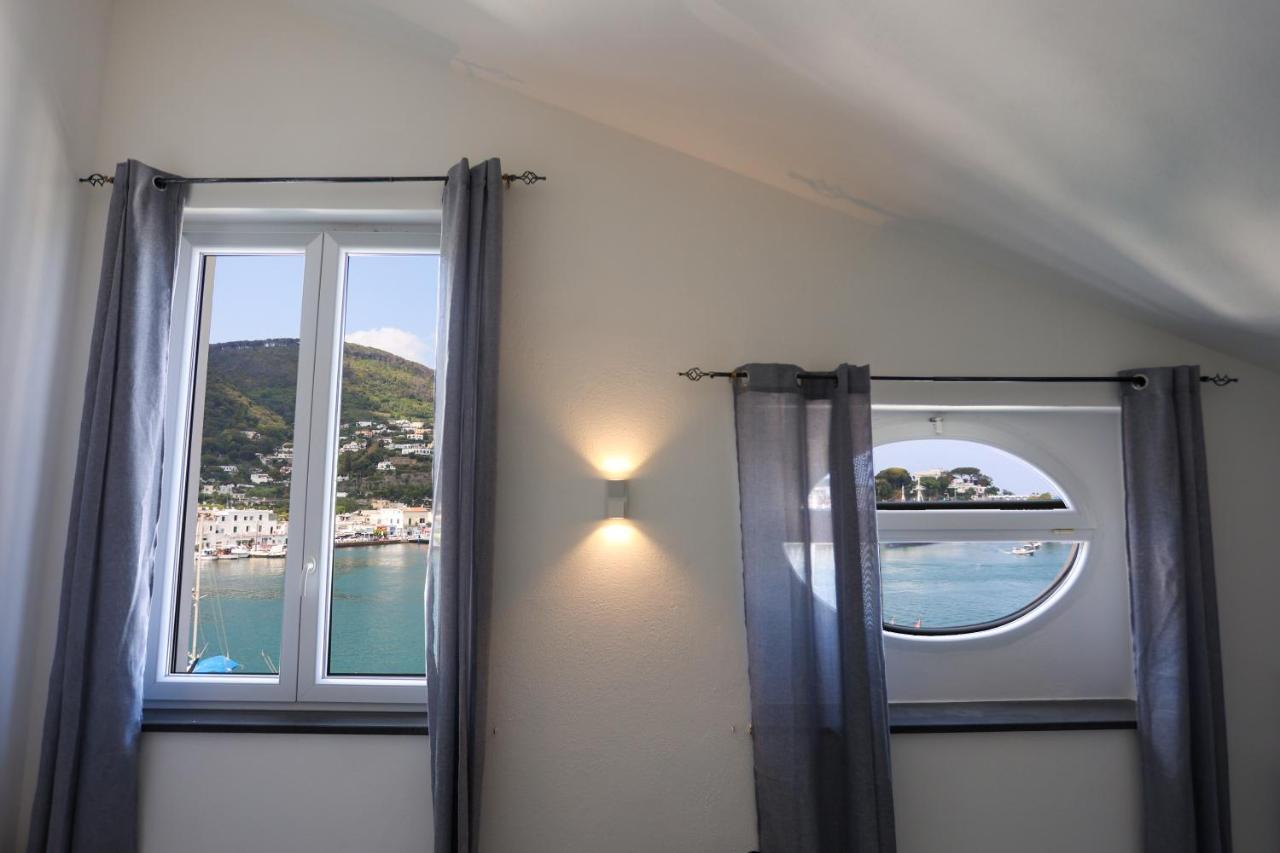 Appartamento Panoramico La Rosa Dei Venti-Libeccio อีสเกีย ภายนอก รูปภาพ