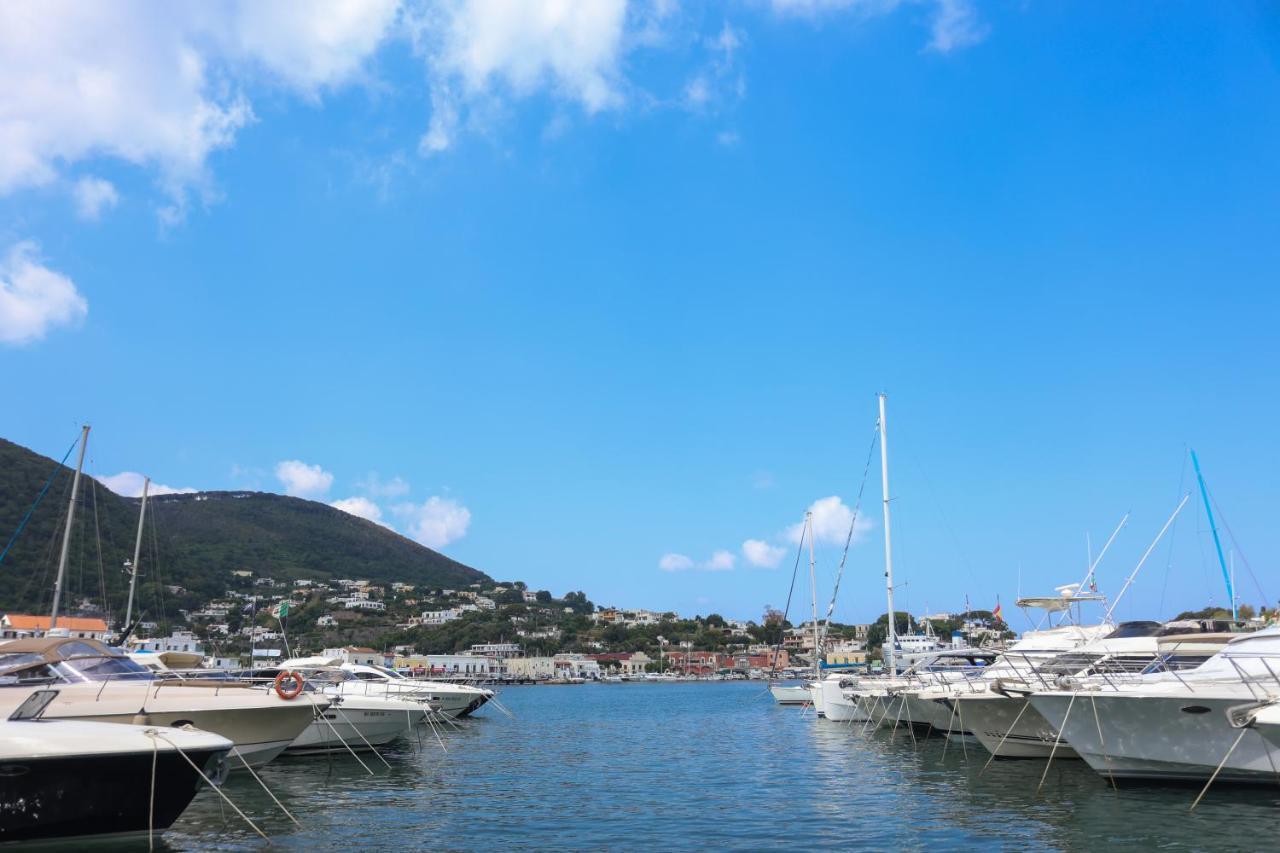 Appartamento Panoramico La Rosa Dei Venti-Libeccio อีสเกีย ภายนอก รูปภาพ